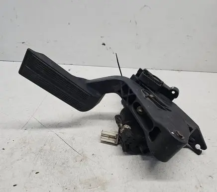 Chrysler Pacifica Accelerator throttle pedal 442054