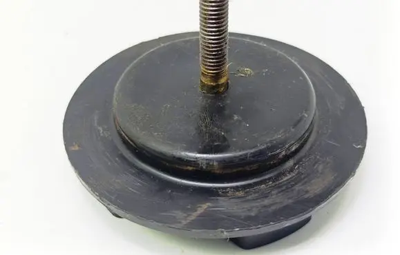 KIA Carens I Spare wheel bolt 