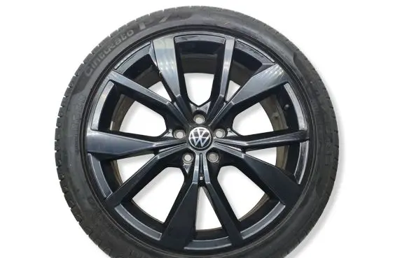 Volkswagen Taigo R18 alloy rim 2G7601025F