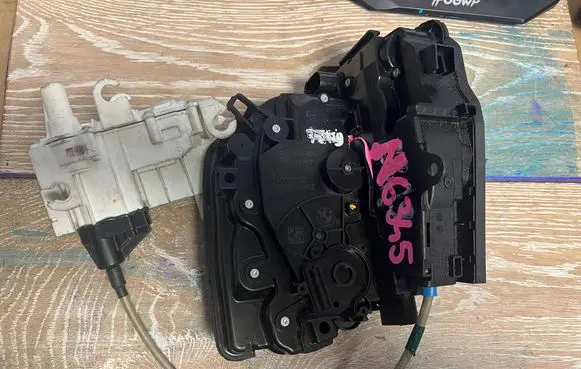 BMW M8 F93 Gran Coupe Rear door lock 7477703