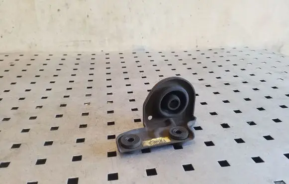 KIA Sportage Radiator mount bracket 282592A530
