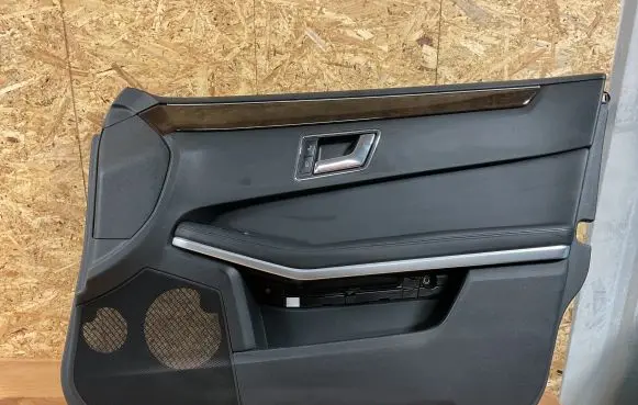 Mercedes-Benz E W212 Front door card panel trim 1697352
