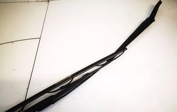 Opel Zafira A Front wiper blade arm 90582557