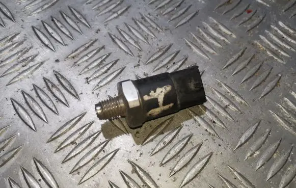 Fuel pressure sensor
