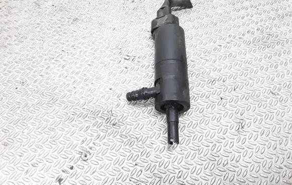 Nissan Primera Windscreen/windshield washer pump