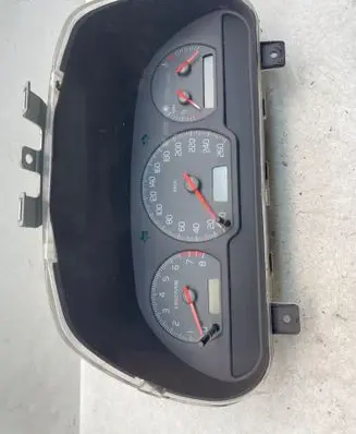 Volvo S40, V40 Speedometer (instrument cluster) 30889714 01W11D5 SW30887756A