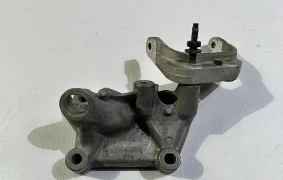 Dodge Challenger Engine mount bracket 04578052ab