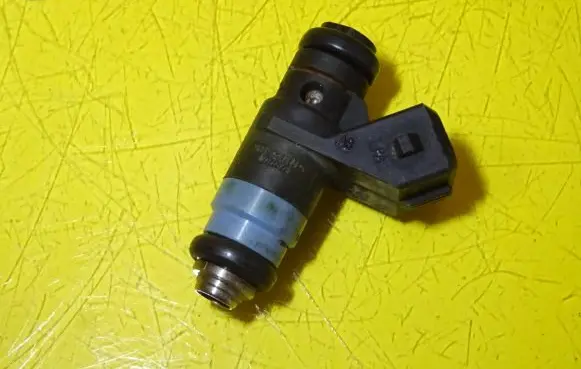 Renault Megane II Fuel injector H132254