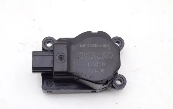 Land Rover Discovery 3 - LR3 A/C air flow flap actuator/motor MF113930-0681