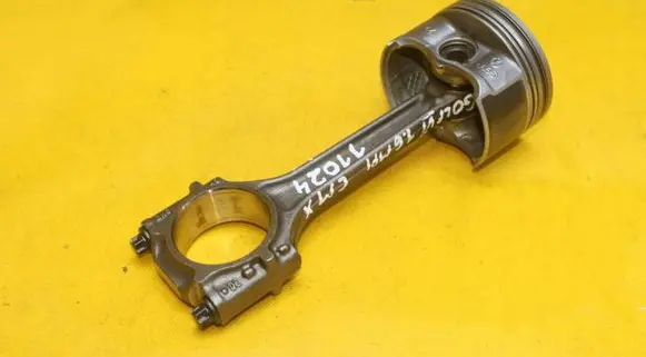 Volkswagen Golf VI Piston with connecting rod