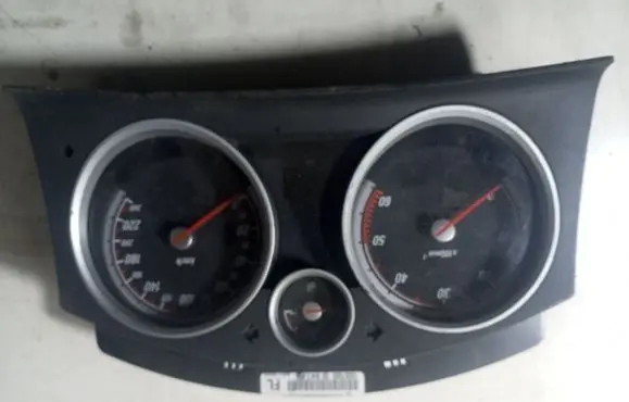 Opel Zafira B Speedometer (instrument cluster) 13267520 SW7655