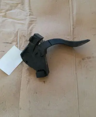 Ford Focus Accelerator throttle pedal 98AB9F836AE