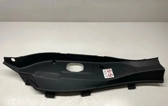 BMW i3 Rear door wind deflector 7303704 51427303704