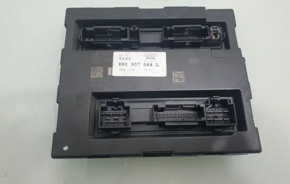 Audi A4 S4 B8 8K Comfort/convenience module 8K0907064L