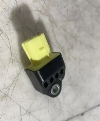 Toyota Yaris Airbag deployment crash/impact sensor 8983102140