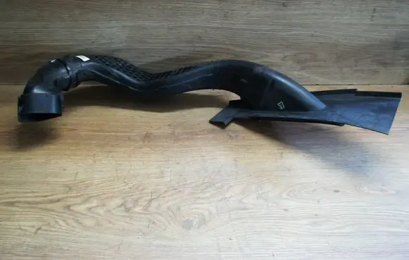 Opel Insignia A Air intake duct part 55560870