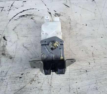 Mitsubishi Grandis Loading door lock 4310A5L