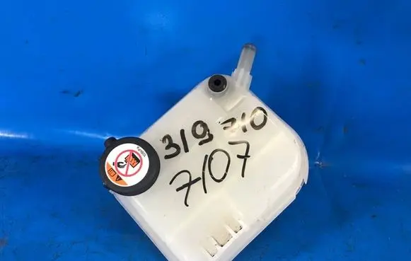 Toyota Prius xw60 Coolant expansion tank/reservoir 164A237012