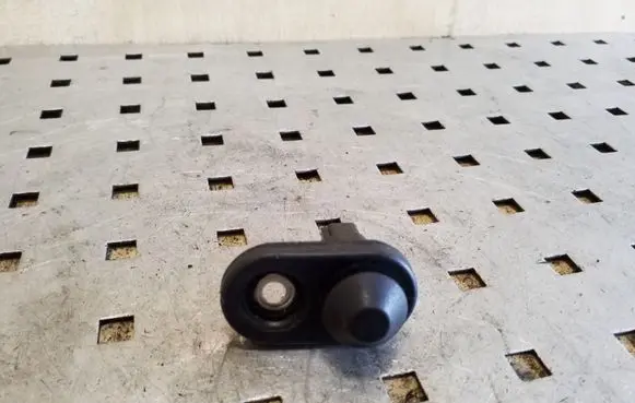 Toyota Avensis T270 Front door sensor 