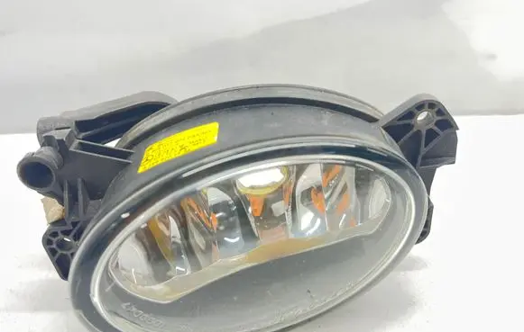 Mercedes-Benz E W211 Front fog light A1698201656