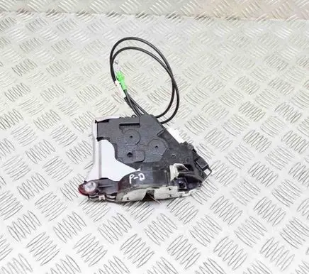 Toyota Yaris Front door lock