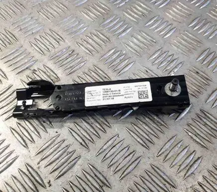 Tesla Model 3 Seat belt adjustment motor 640754100B 106813001B