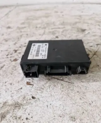 Audi A4 S4 B6 8E 8H Tow bar trailer control unit/module 8E0907383 5DS00840800