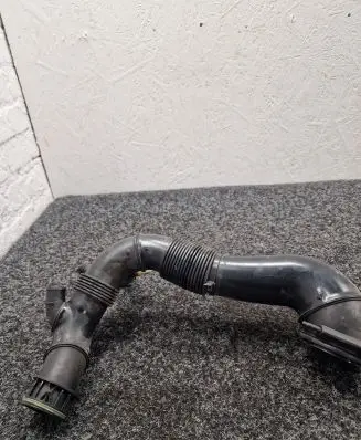 Porsche Macan (95B) Air intake hose/pipe 95B128532A