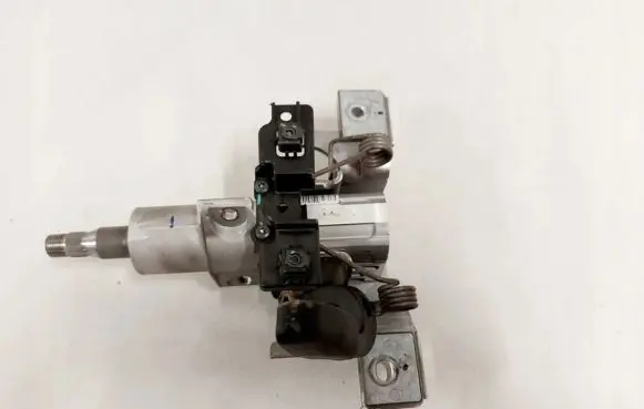 Fiat 500L Steering wheel axle
