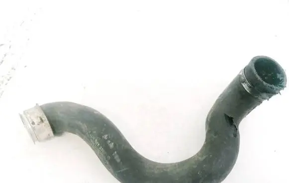 Mercedes-Benz C AMG W204 Engine coolant pipe/hose A2045013082