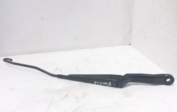 Peugeot 206 Front wiper blade arm