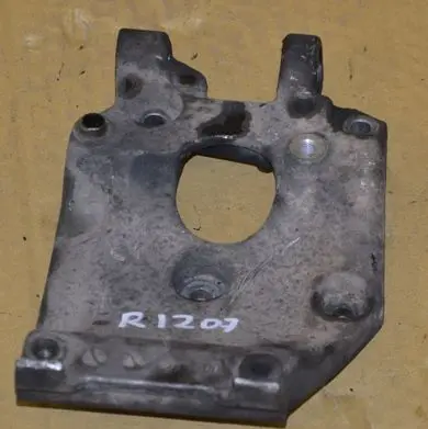 Peugeot 307 A/C compressor mount bracket 9646719580