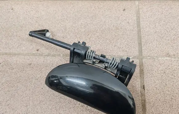 Peugeot 206+ Front door exterior handle