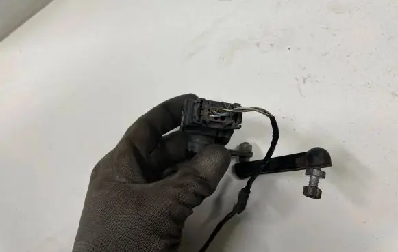 BMW X4 F26 Headlight/headlamp level sensor 6860843