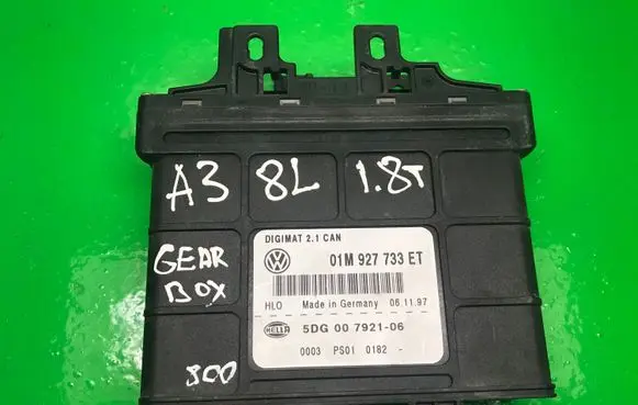 Audi A3 S3 8L Transmission gearbox valve body 01M927733ET 5DG00792106