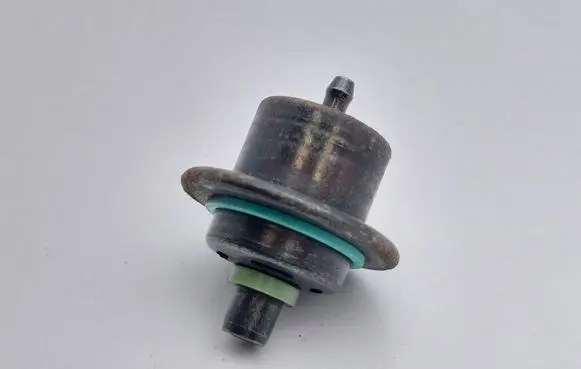 Rover 200 XV Fuel pressure regulator