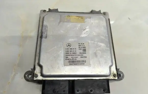 Mercedes-Benz E W212 Engine control unit/module A6519003701 A6519012101 28447993