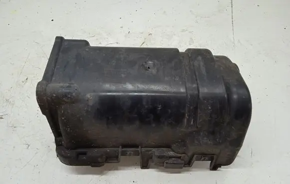 Volkswagen Golf V Other engine bay part 03C103502