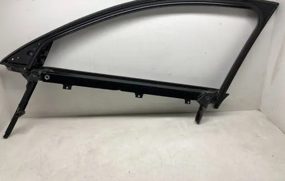 Audi A6 S6 C6 4F Front door window/glass frame 4F0837630