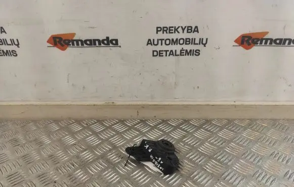 Radiator support slam panel bracket
