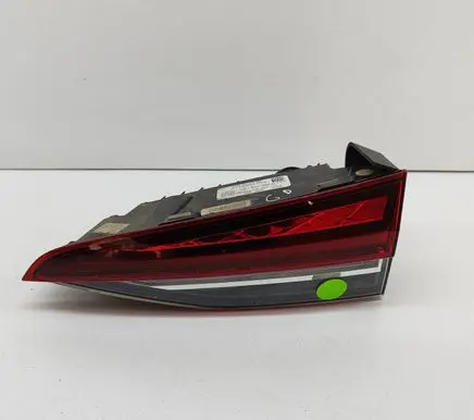 Skoda Octavia Mk4 Tailgate rear/tail lights 5E7945308B