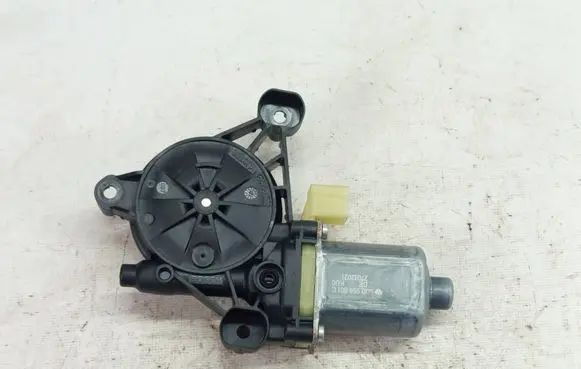 Seat Leon IV Front door window regulator motor 5Q0959801C 27012021