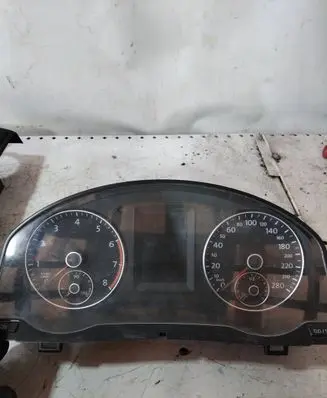 Volkswagen Eos Speedometer (instrument cluster) 1K0035136