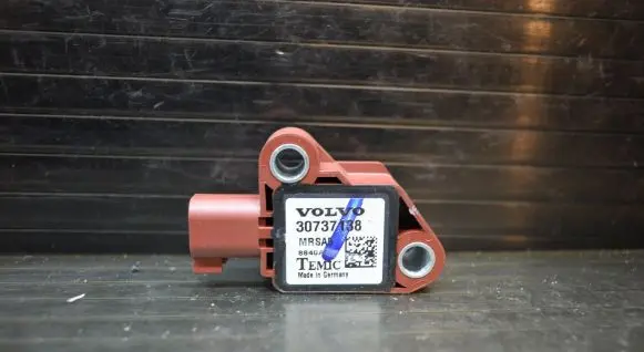 Volvo V50 Airbag deployment crash/impact sensor 30737138