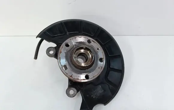 Volkswagen Tiguan Front wheel hub 5N0400053AA