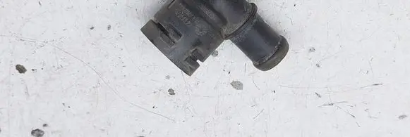 Volkswagen PASSAT B6 Engine coolant pipe/hose 1K0122291J
