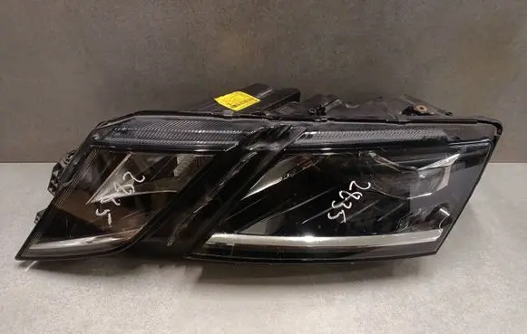 Skoda Octavia Mk3 (5E) Headlight/headlamp 030110463106 5E2941015F LE15C6369