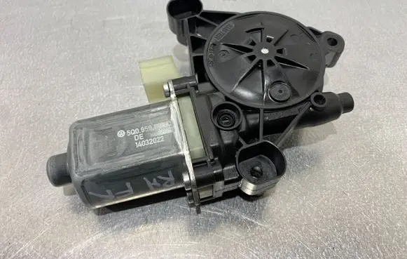 Cupra Formentor Front door window regulator motor 5Q0959802C 0130822076