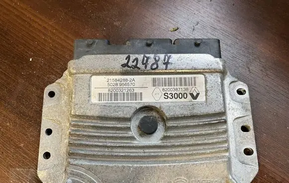 Renault Megane III Engine control unit/module 8200387138 8200321263