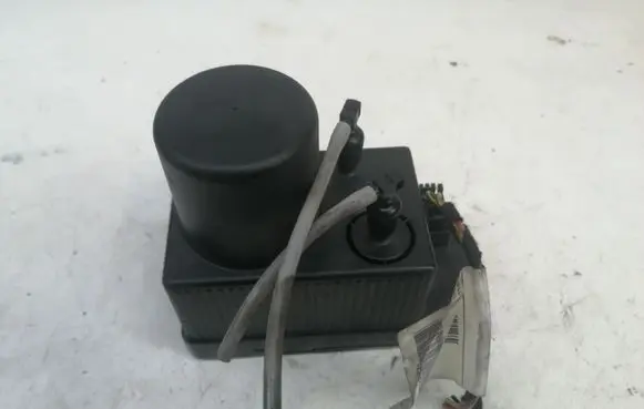 Mercedes-Benz C W203 Central locking vacuum pump 2038000048